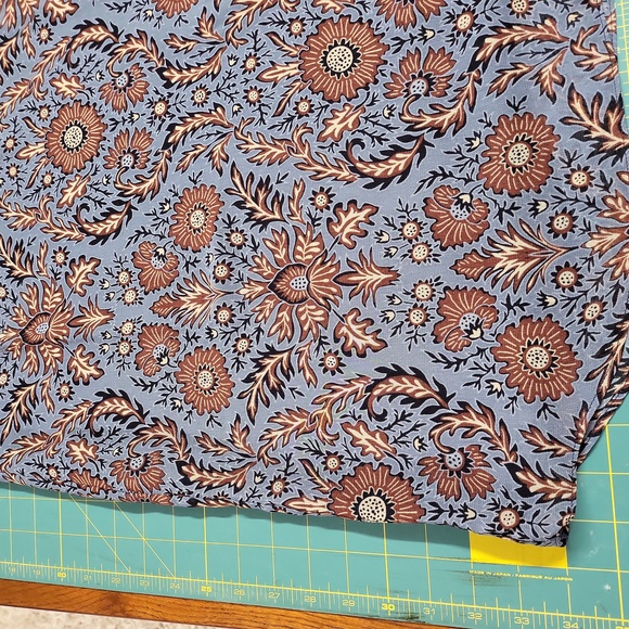 Beautiful dress by Cabi. Size small. Never worn, no smoking household. - Picture 9 of 9